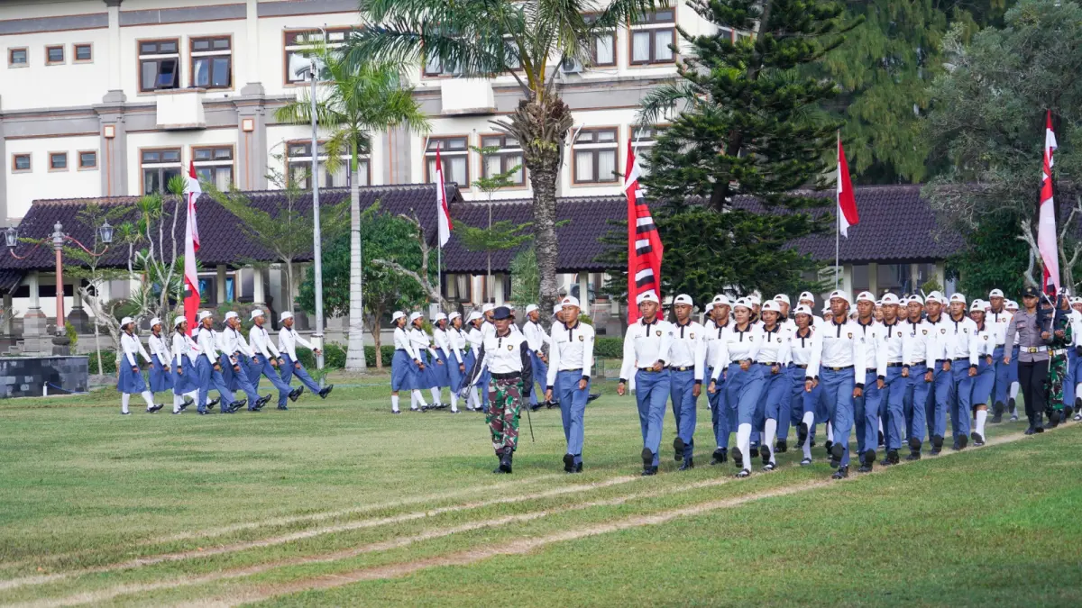 Sebanyak 70 anggota Pasukan Pengibar Bendera Pusaka (Paskibraka) Kabupaten Badung terus mematangkan kesiapan untuk menjalankan tugas pada upacara peringatan Hari Ulang Tahun (HUT) ke-81 Kemerdekaan Republik Indonesia, 17 Agustus 2026 mendatang. Kamis, (13/8/26)