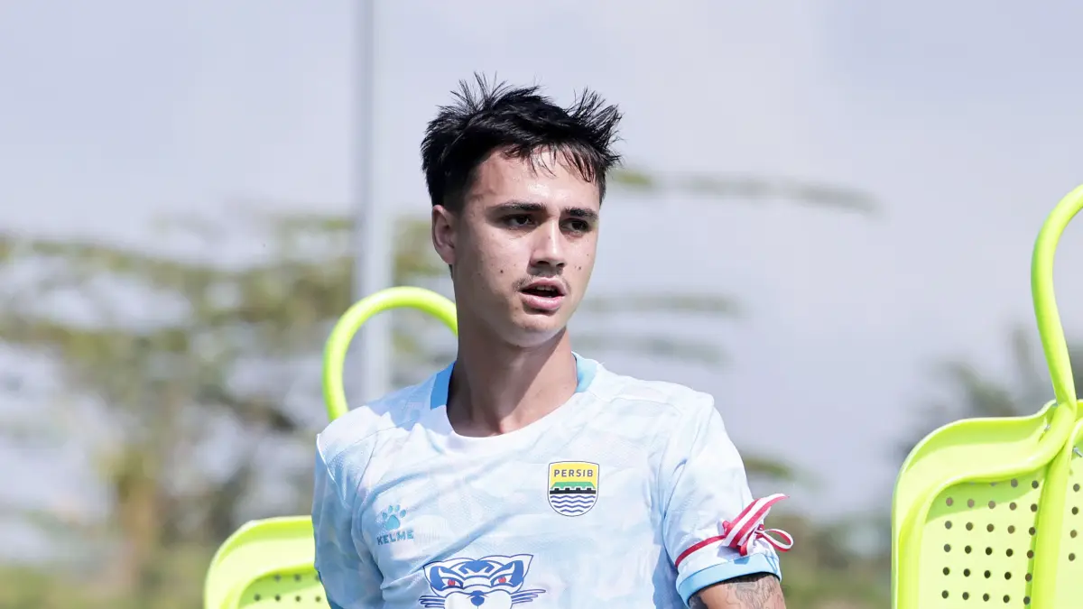 Bek Persib Eliano Reijnders siap diturunkan dalam partai melawan Bali United di Dewata Challange Series Selasa malam. Foto: Persib Bandung