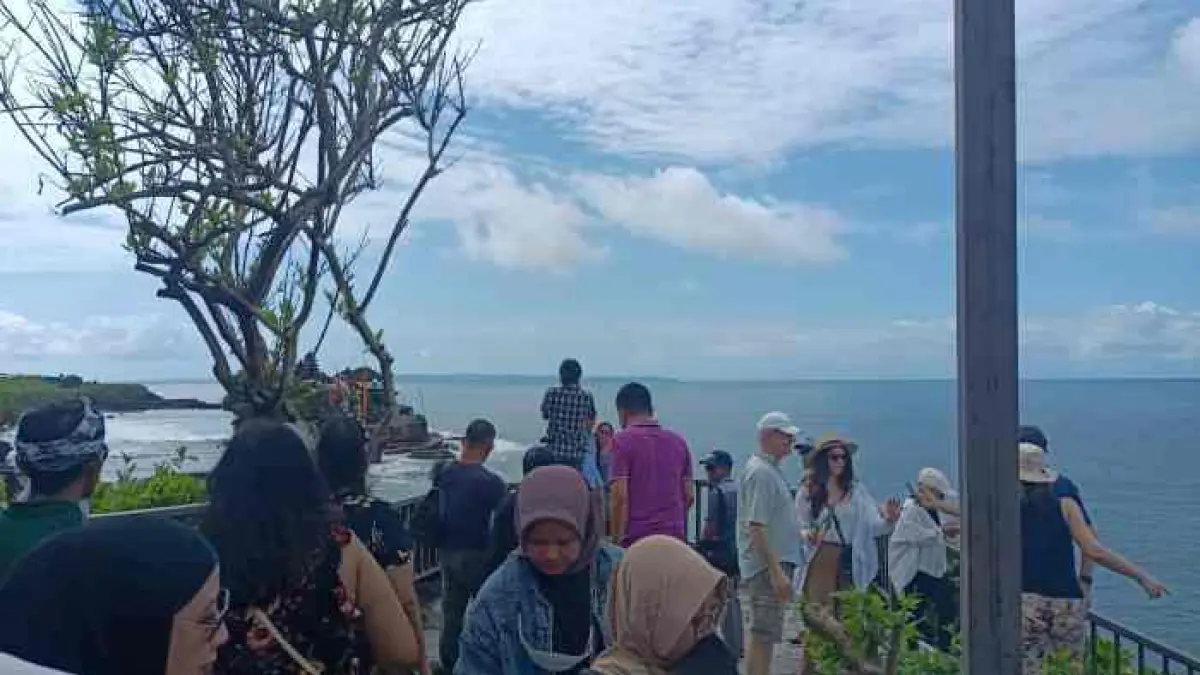 ilustrasi cuaca berawan di Tanah Lot, Tabanan, beberapa waktu lalu. (Juliadi/Radar Bali)