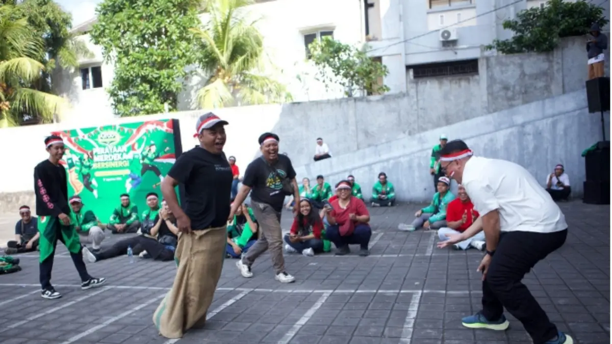 Keseruan Mitra Grab mengikuti permainan tradisional khas 17-an dalam rangkaian Games “Persatuan” pada Perayaan Merdeka Bersinergi (17/08).