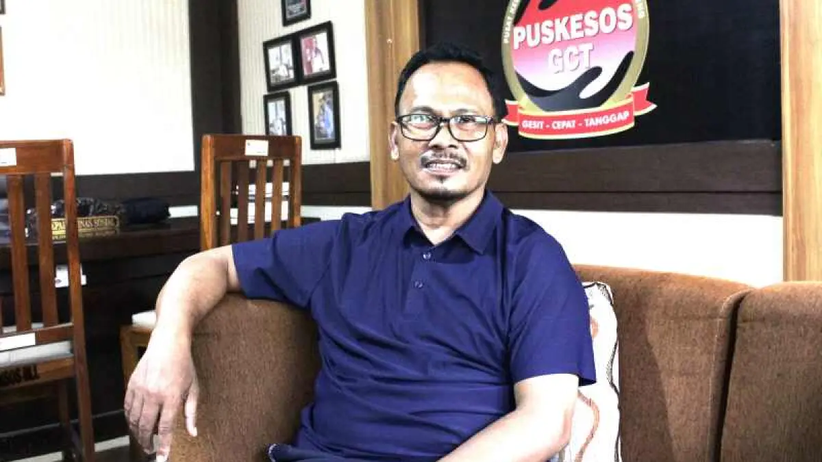 BANTU MEMFASILITASI: Kepala Dinsos P3A Kabupaten Buleleng, I Putu Kariaman Putra. (Francelino Junior/Radar Bali)