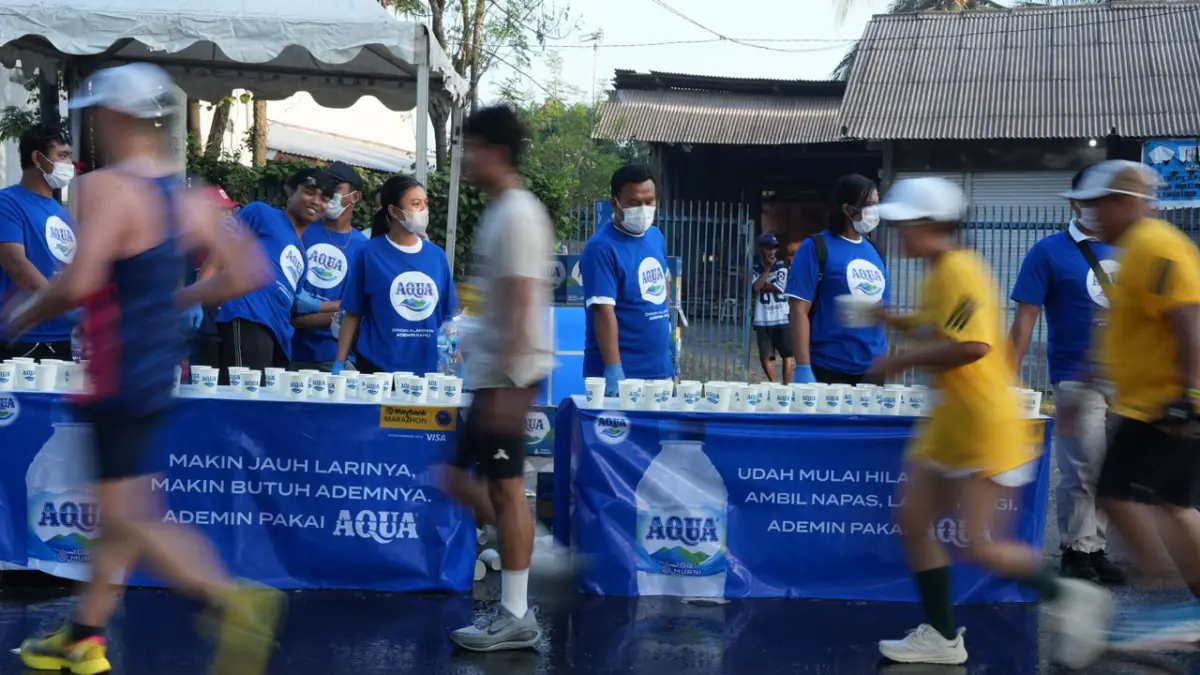 AQUA Kembali Menjadi Official Hydration Partner Maybank Marathon 2026