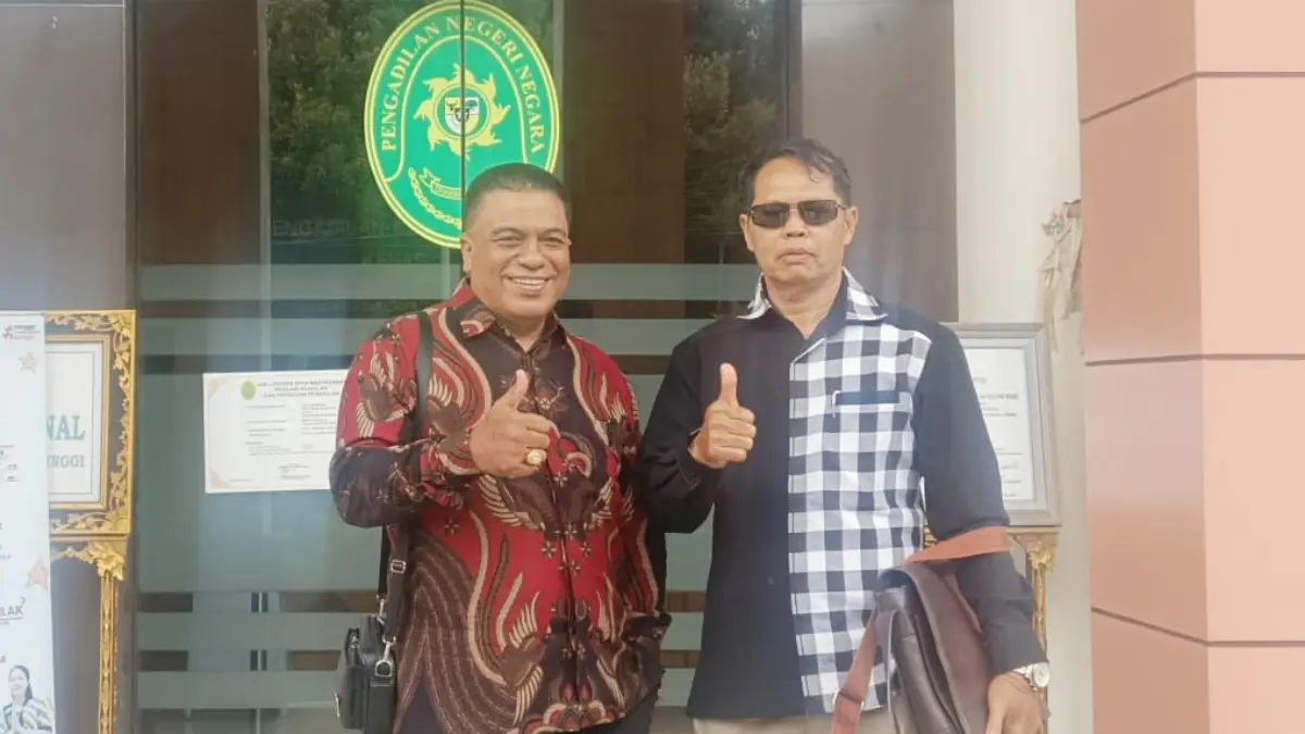 Kuasa Hukum NMSA dari Nusantara Law Office, I Komang Suasmara, S.H., M.H. (kiri) dan Nur Sodiq, S.H., M.H.
