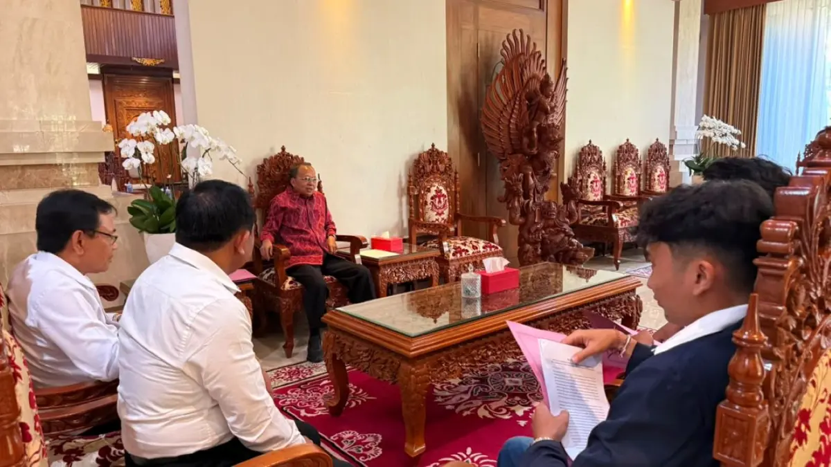 BAHAS PERTANIAN: pertemuan Gubernur Bali Wayan Koster dengan Badan Eksekutif Mahasiswa (BEM) Fakultas Pertanian Universitas Udayana (Unud) di Rumah Jabatan Jaya Sabha, Denpasar, Rabu (26/8/2026) 