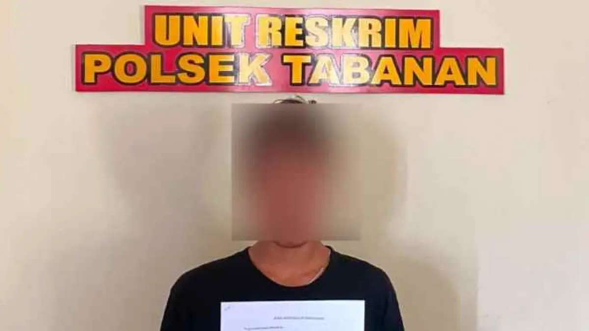 HOBI KOK CELANA DALAM : Remaja berinisial MIF ini ditangkap setelah mencuri CD. (foto:Istimewa)