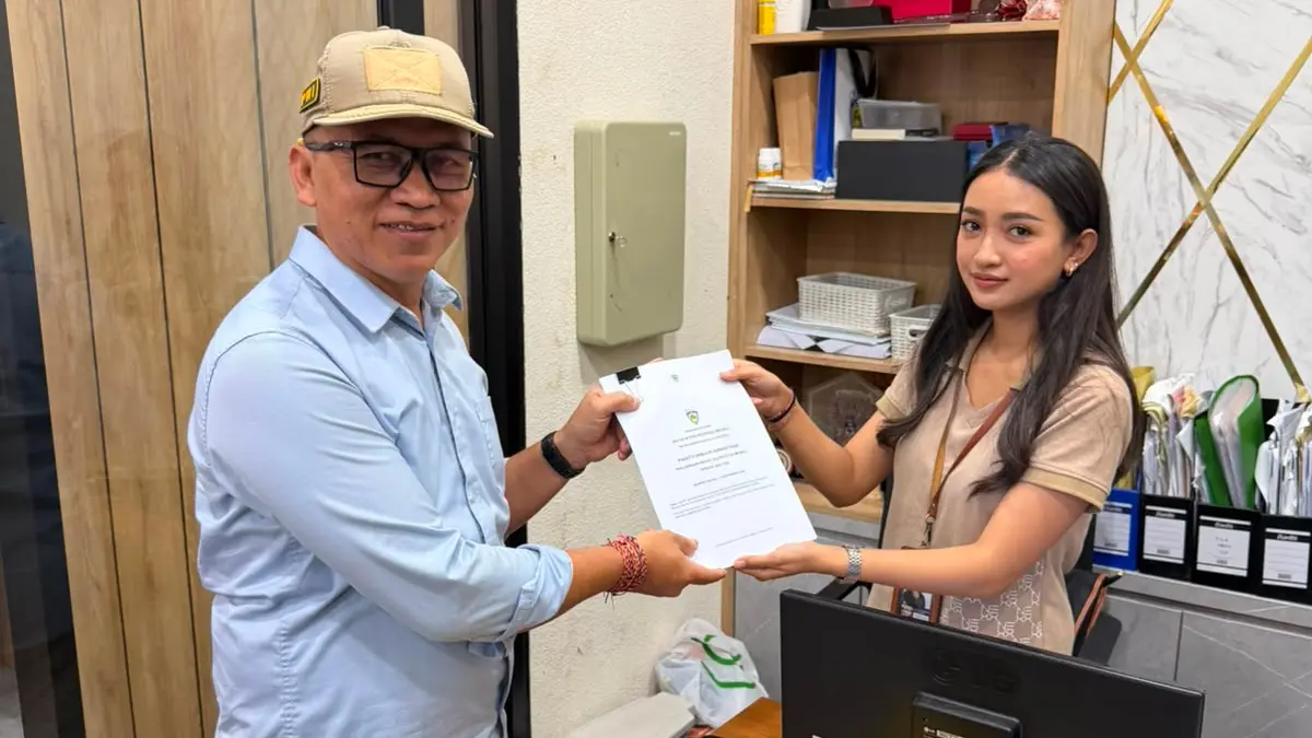 Bakal calon Ketua Ikatan Motor Indonesia (IMI) Provinsi Bali, I Nyoman Arta Wirawan, S.Pt., S.H., M.H., mengambil formulir di Sekretariat Pengprov IMI Bali, Nexx Caffee, Jalan Diponegoro, Denpasar, Rabu (26/8/2026).