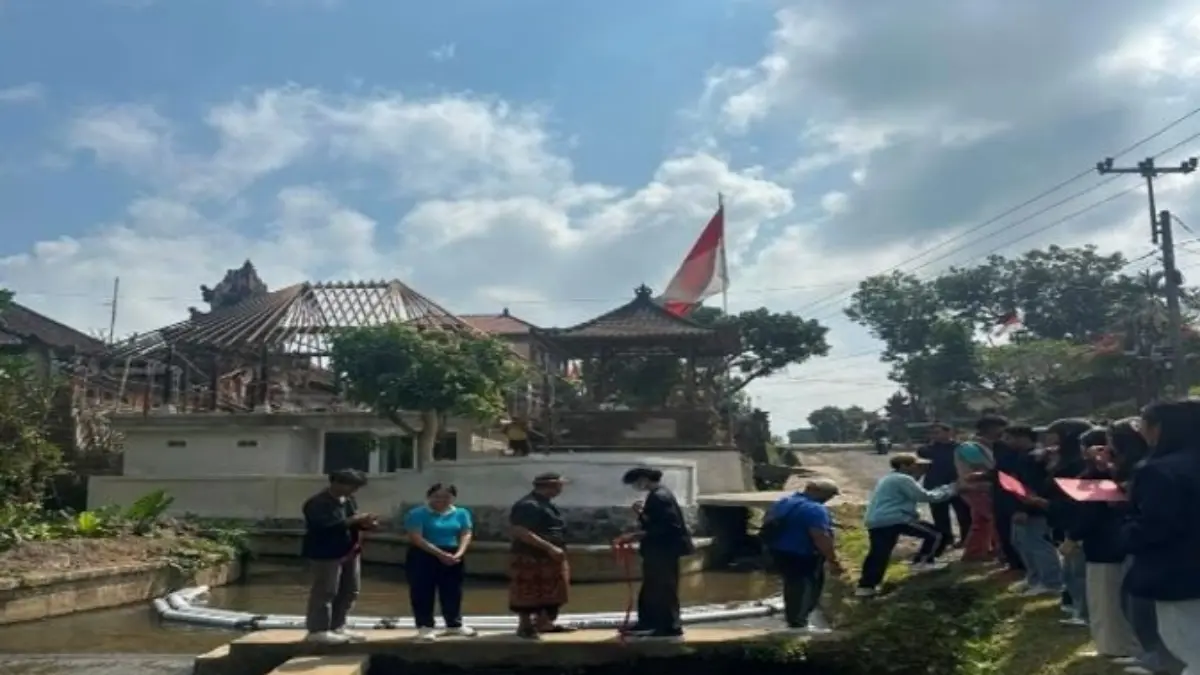 Peresmian Water Barier PkM Mahasiswa Unmas Denpasar di sungai desa Keliki, Gianyar