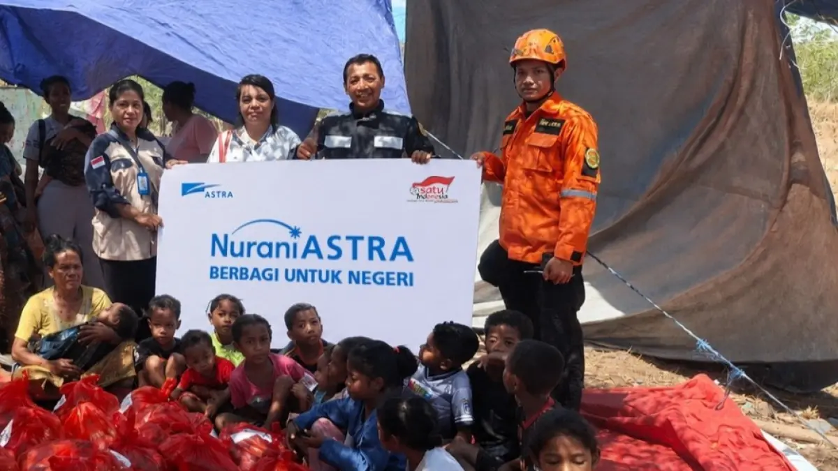 Bantuan paket sembako di salah satu wilayah terdampak gempa bumi di Nusa Tenggara Timur, sebagai dukungan Astra dalam membantu memenuhi kebutuhan selama masa tanggap darurat