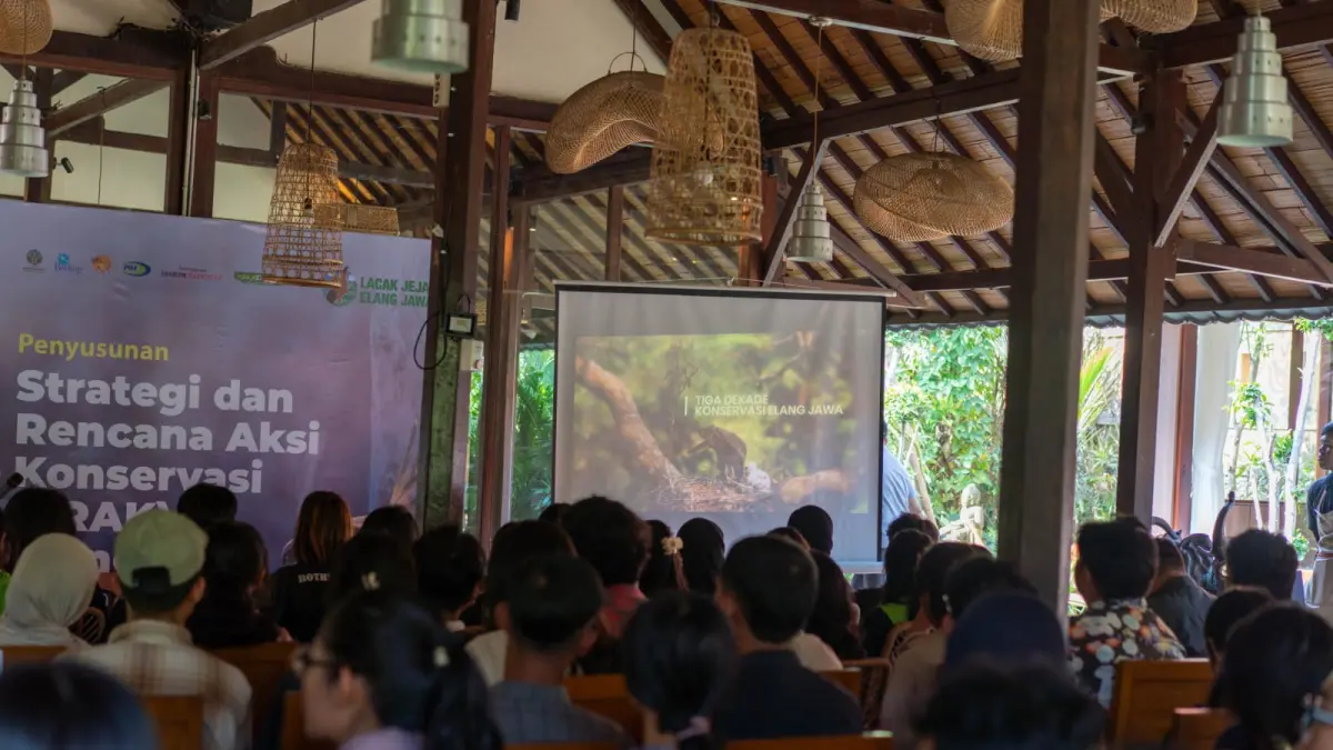 NOBAR DOKUMENTER: Penonton film Elang Jawa dari Universitas Udayana, Sispala Bhuana Malini, PPLH Bali, Telkom, PT Wooden Fish Village dan Universitas Dhayana Putra.