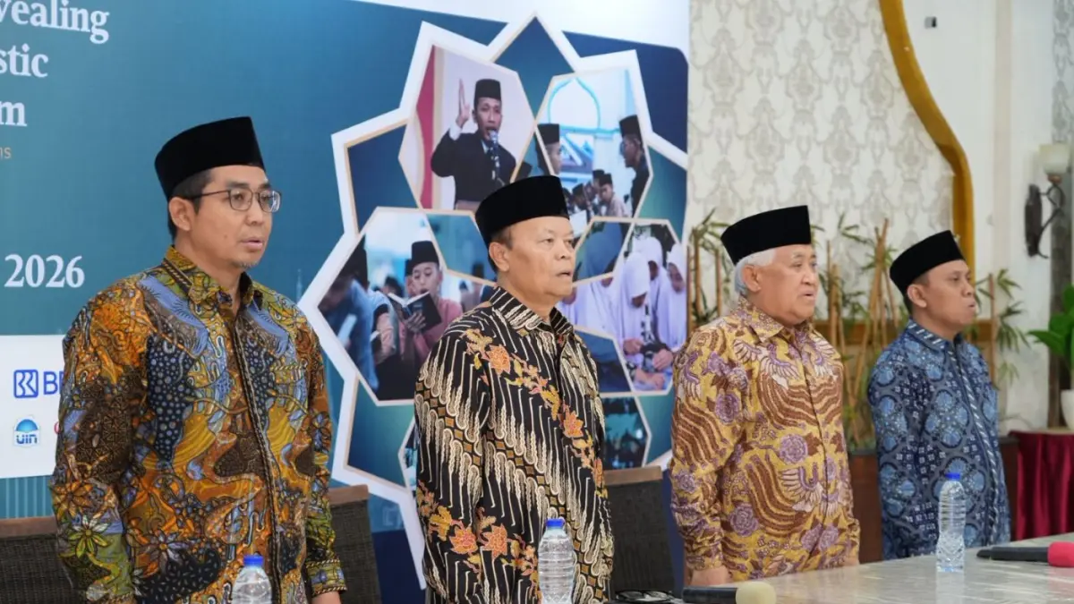 BERI DUKUNGAN: Wakil Ketua Majelis Permusyawaratan Rakyat Republik Indonesia (MPR RI), Dr. H. Hidayat Nur Wahid, M.A., bersama tokoh kebangsaan Prof. Dr. KH. Din Syamsuddin, memberikan dukungan penuh terhadap penyelenggaraan Global Islamic Holistic Education Summit. (IST/radarbali.id)