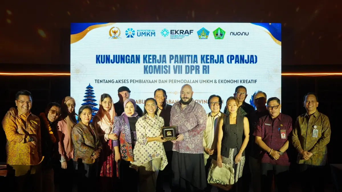 AKSES PEMBIAYAAN UMKM: CEO Nuanu Creative City Lev Kroll, Wakil Ketua Komisi VII DPR RI Rahayu Saraswati D. Djojohadikusumo, dan jajaran pihak terkait dalam Kunjungan Kerja Panja Komisi VII DPR RI di Nuanu Creative City, Tabanan, Bali. (Nuanu Creative City for radarbali.id)
