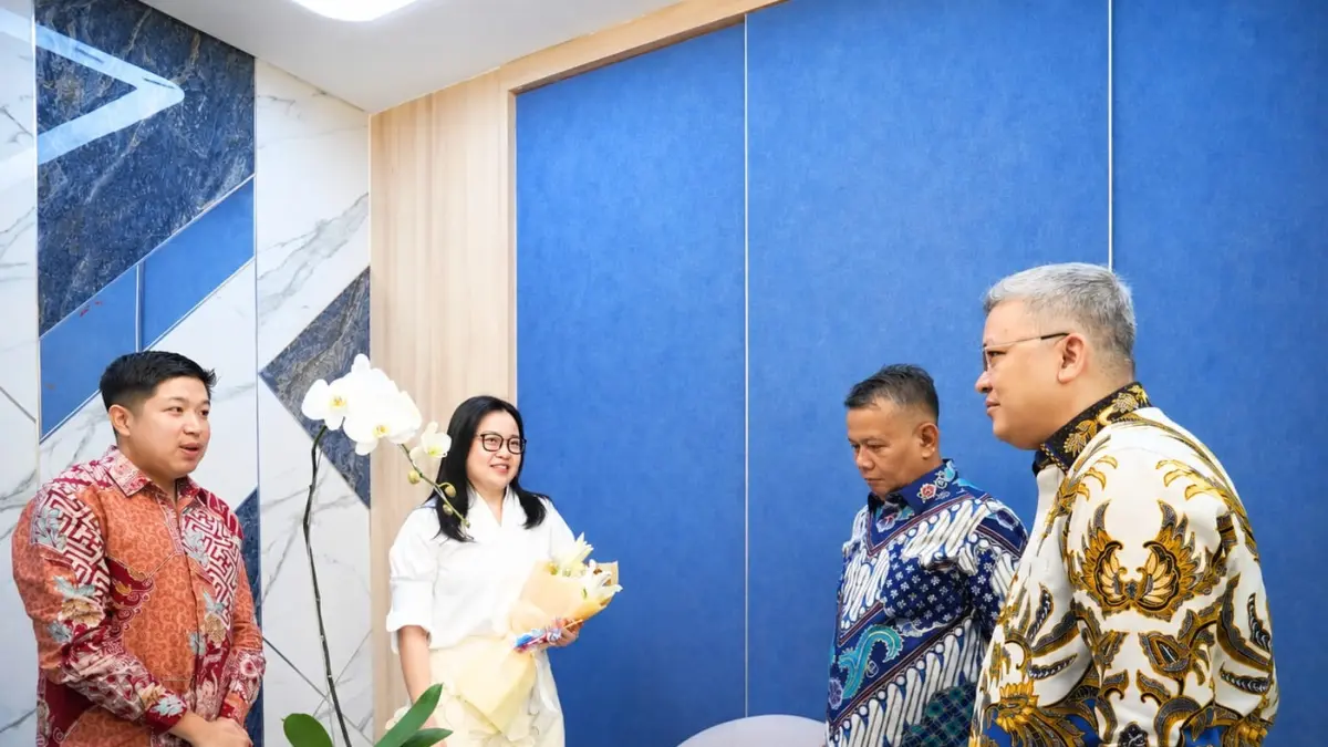 Direktur Operations BRI Hakim Putratama dan Komisaris BRI Helvi Yuni Moraza, didampingi Regional CEO BRI Region 17 Denpasar Hery Noercahya, Regional Chief Audit BRI Region 17 Denpasar Kusnandar Nurgraha di Denpasar (4/9/2026).