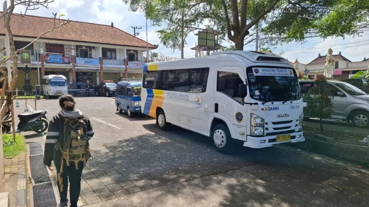 JEMPUT SISWA: Armada angkutan perintis Kabupaten Bangli yang siap jemput siswa karena kendala tarnsportasi. (DEWA AYU PITRI ARISANTI/radarbali.id)
