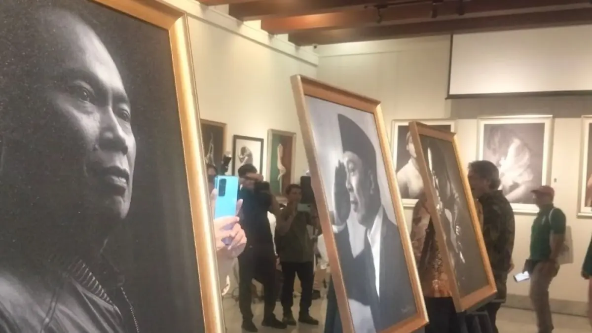 KARYA PULUHAN TAHUN: Maestro Fotografi Indonesia, Darwis Triadi, selama puluhan tahun berkarya. (ist/radarbali.id)