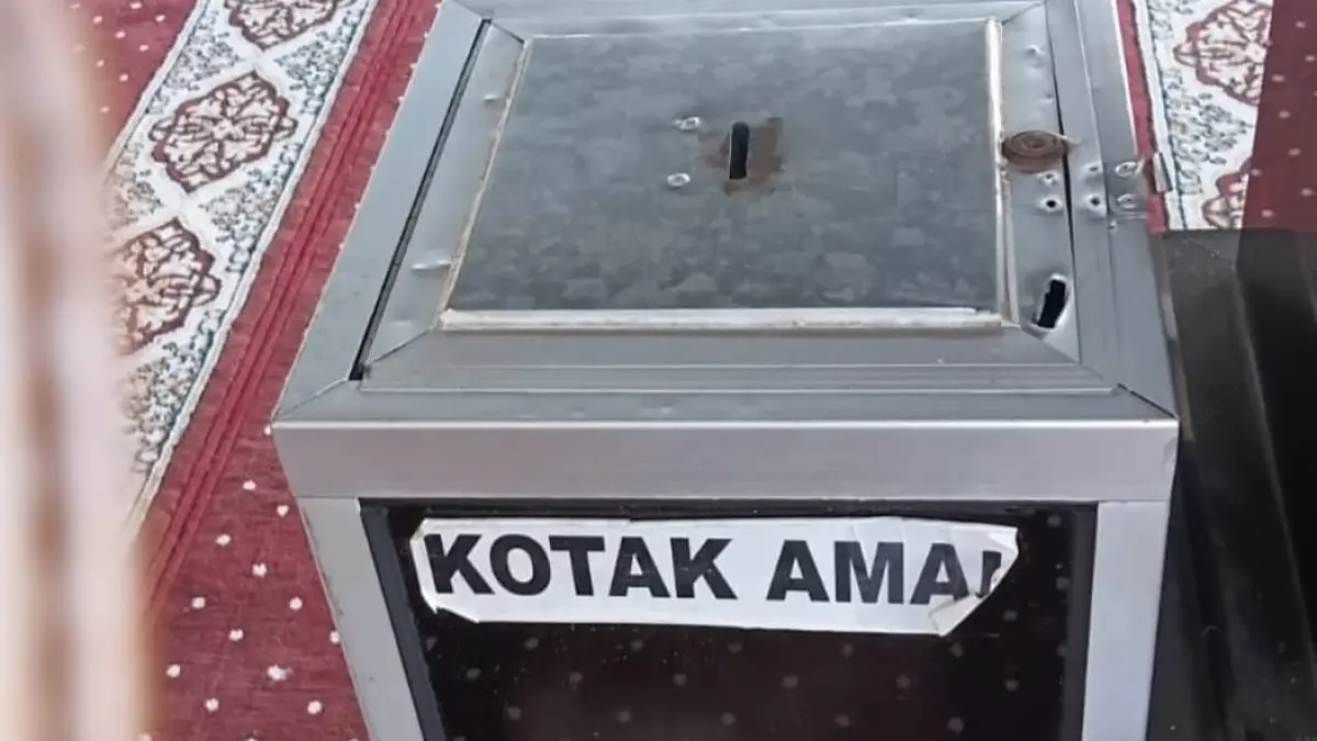 Kotak amal di Mushola Luqmanul Hakim, Perumahan Taman Penta, Lingkungan Mekar Sari, Jimbaran, Kuta Selatan