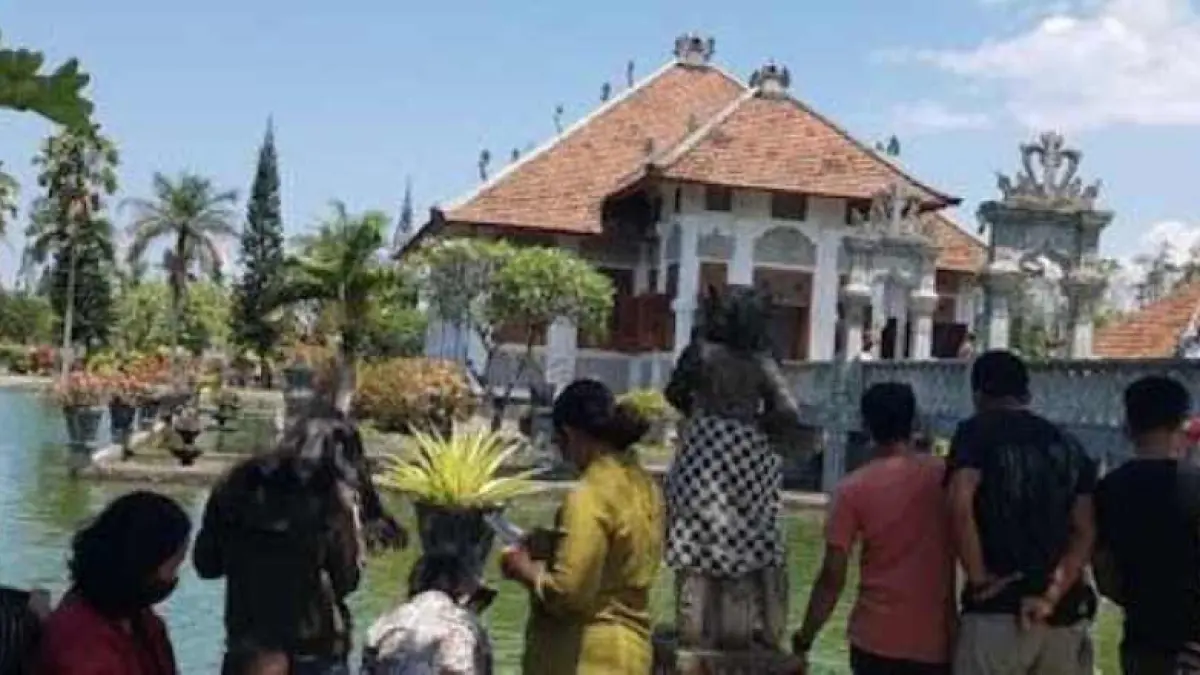 TAMAN UJUNG : Salah satu andalawan wisata Karangasem. (dok.Radar Bali)