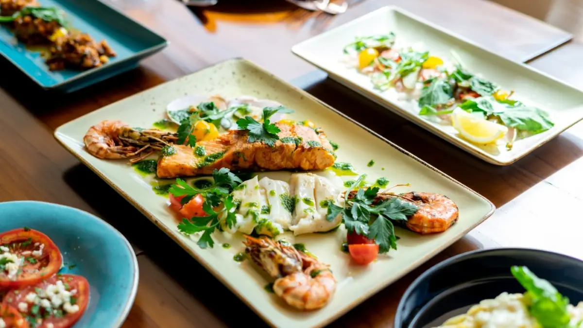 El Jardin Steakhouse menghadirkan perspektif baru dalam pengalaman bersantap, memadukan Futari Wagyu, pilihan daging dry-aged, serta cita rasa yang terinspirasi dari Mediterania di bawah arahan kuliner Chef Andrea Peresthu. (ist/radarbali.id)