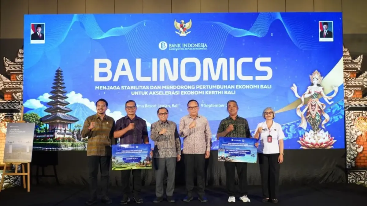 Kepala Perwakilan Bank Indonesia Provinsi Bali, Achris Sarwani (tiga dari kiri) dan para narasumber dalam final Balinomic 2026 di Kuta, (9/9/2026). (ist/radarbali.id)