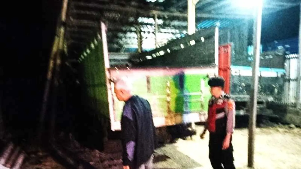 PATROLI KELILING: Polsek Dawan melaksanakan patroli subuh sebagai upaya cegah dan tangkal tindak pidana 3C (Curat, Curas dan Curanmor) di wilayah hukum Polsek Dawan. (foto: Polres Klungkung)