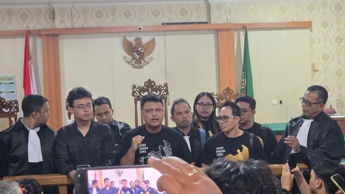 BELUM PENUHI RASA KEADILAN: Tim Kuasa Hukum dampingi Putusan Tomy Wiria di Ruang Kartika Pengadilan Negeri (PN) Denpasar, Kamis (17/9/2026). (ANDRE SULLA/radarbali.id)