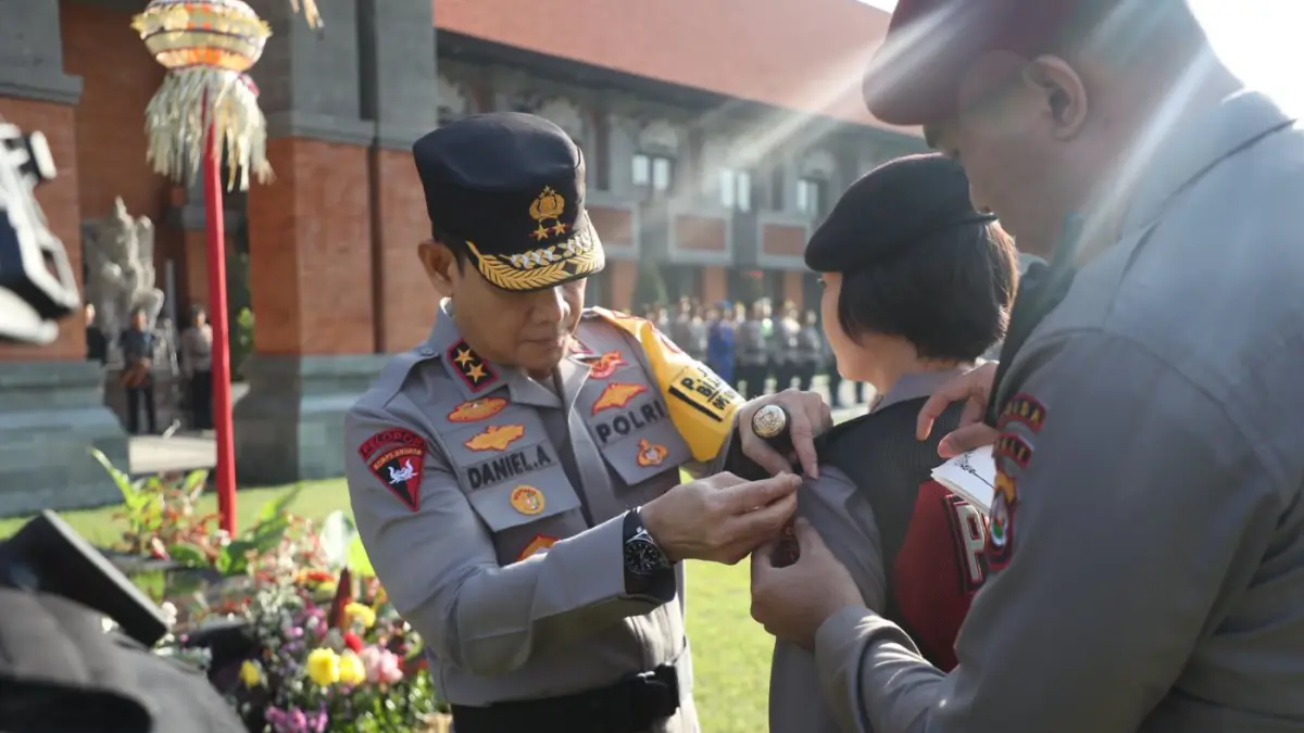 POLWAN: Kapolda Bali Irjen Pol Daniel Adityajaya memimpin Apel Gelar Pasukan Operasi Gapura Agung IV-2026 di Mako Polda Bali, Jumat (18/9/2026). (IST/radarbali.id)