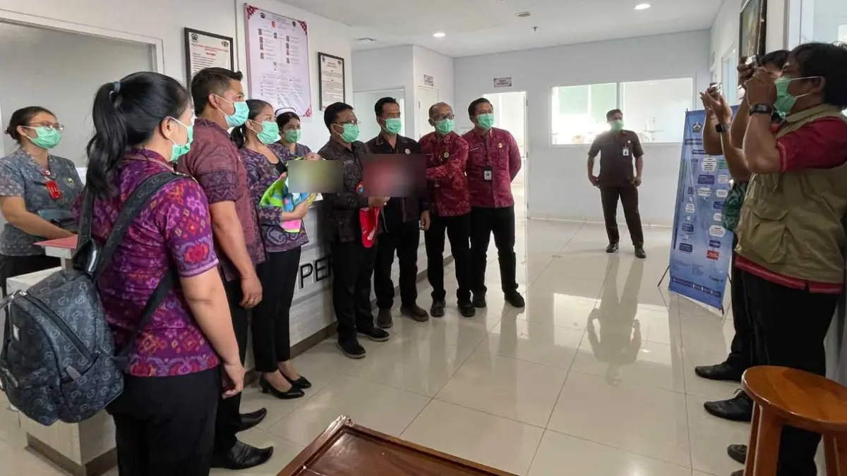 SEMAKIN MEMBAIK : Kondisi dua bayi perempuan yang ditemukan terlantar di Jalan Raya Catur, Kecamatan Kintamani, Bangli. (Humas RSUD Bangli)