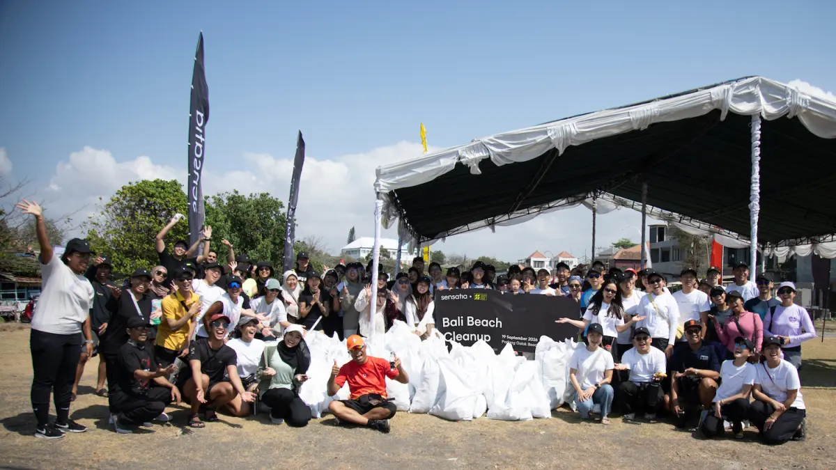 Sensatia Berkolaborasi Dengan Seven Clean Seas Menyelenggarakan Aksi Bersih Pantai di Pantai Padang Galak, Bali, pada 19 September 2026.