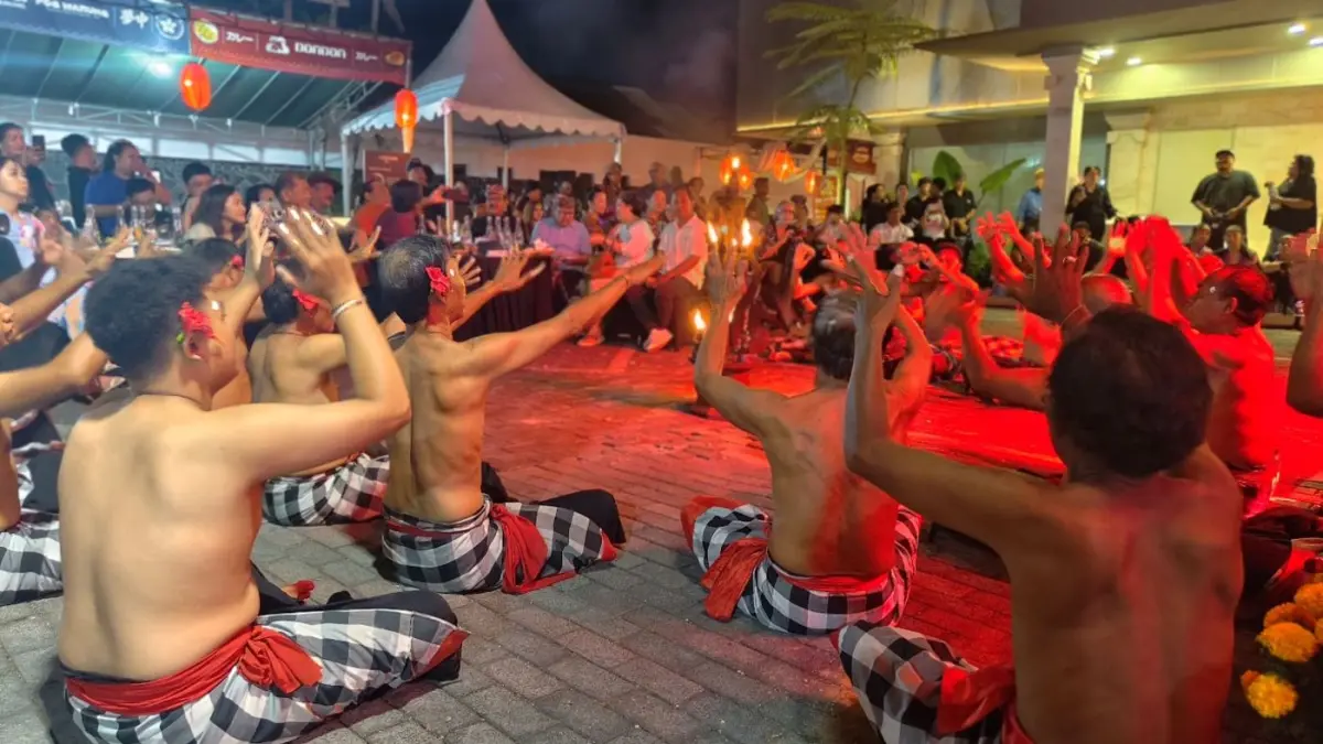 Tari Kecak warnai  Danamon Matsuri 2026 pada 19-20 September 2026 di Kantor jalan Hayam wuruk Denpasar. (ist/radarbali.id)