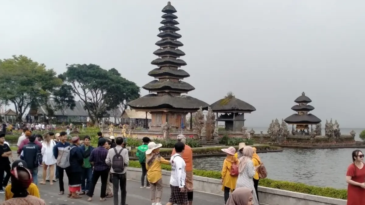 ilustrasi suasana Danau Beratan, Tabanan, saat mendung. (Juliadi/Radar Bali)