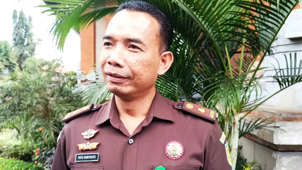 BEBERKAN PEMERIKSAAN : Kasi Intel Kejari Tabanan I Putu Nuriyanto. (Juliadi/Radar Bali)