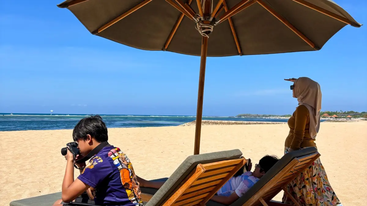 Panorama indah dan eksotik pantai di kawasan Nusa Dua Bali. (marvelvino for radarbali.id)