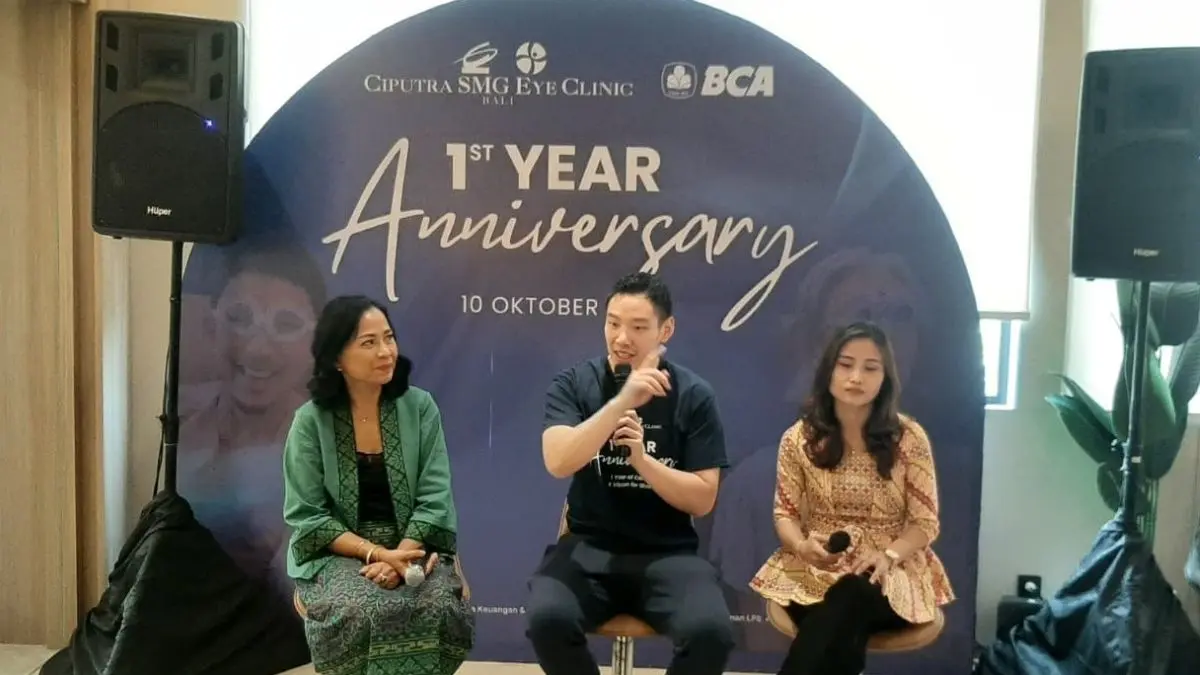 SUPER CANGGIH: General Manager of Ciputra Group, William Ciputra (tengah) Dr. Ni Kompyang Rahayu, SP.M(K), Head Doctor & Ophthalmologist (kiri) dan Dr. Ni Luh Made Novi Ratnasari Sp.M, Ophthalmologist (kanan) saat sesi Konferensi Pers di Icon Mall Sanur (10/10/2026). (M. RIDWAN/radarbali.id)