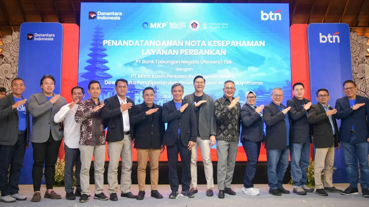 KOLABORASI: Pimpinan BTN, Bank BPD Bali dan PLN berpose usai Penandatanganan nota kesepahaman (MoU) di Bali, Jumat (9/10/2026). (BTN for Radar Bali)