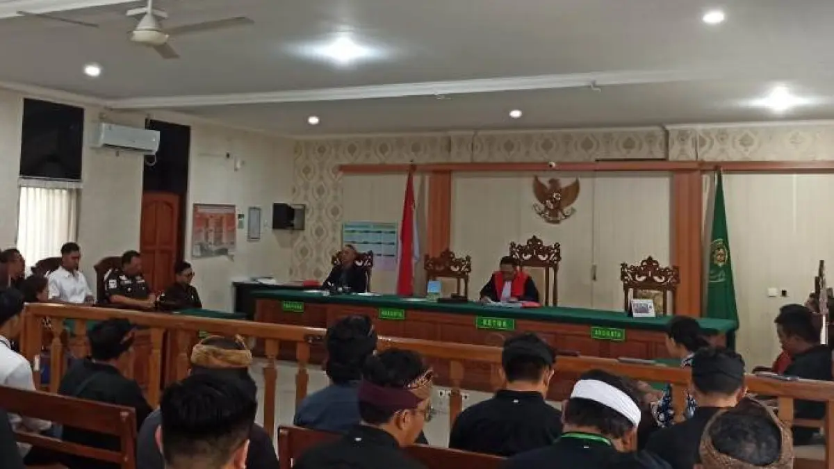 MENANG SEBAGIAN: Suasana sidang praperadilan eks Kakanwil BPN Bali I Made Daging di PN Denpasar, Selasa (13/10/2026).