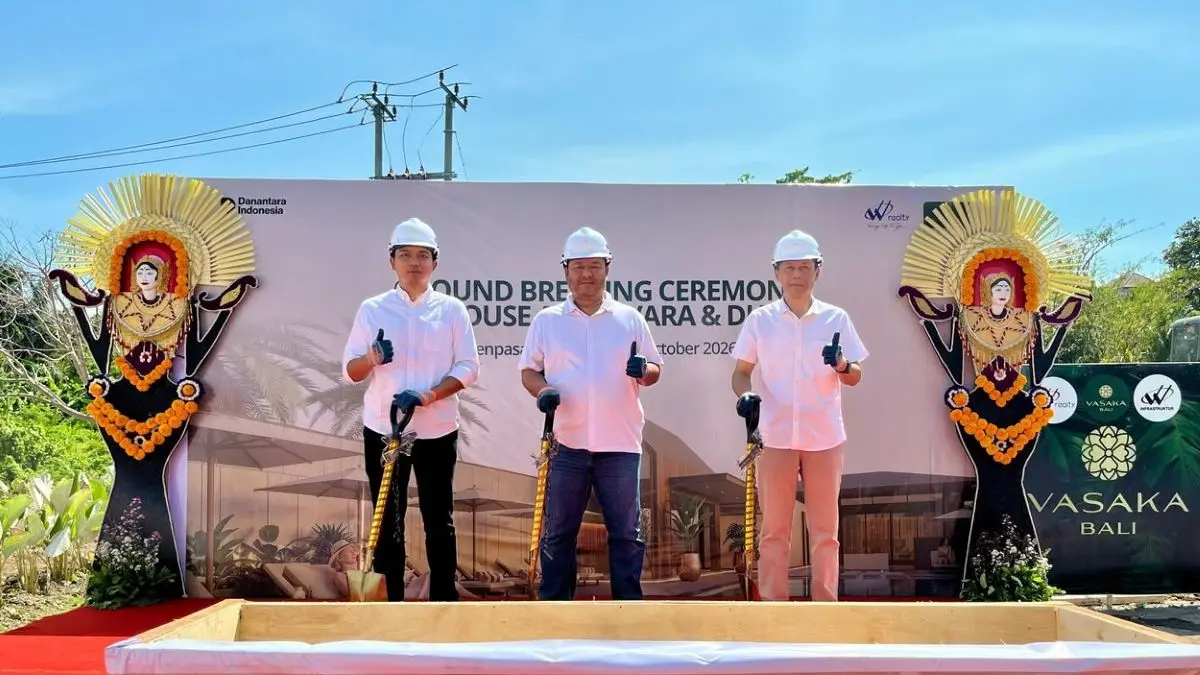 KI-KA: I Dewa Gede Wahyu Widiartha (Koordinator Proyek PT Waskita Karya Infrastruktur), Agus Susilo (Kepala Divisi Pemasaran,Penjualan,Hubungan Pelanggan & Pengelolaan Aset PT Waskita Karya Realty) dan Adi Lestariarso (Pimpinan Proyek Vasaka Bali PT Waskita Karya Realty) (IST/radarbali.id)