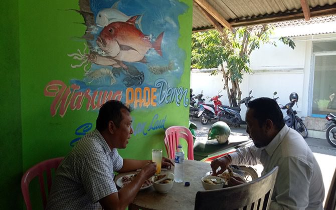 enak-warung-pade-demen-hadirkan-olahan-ikan-segar