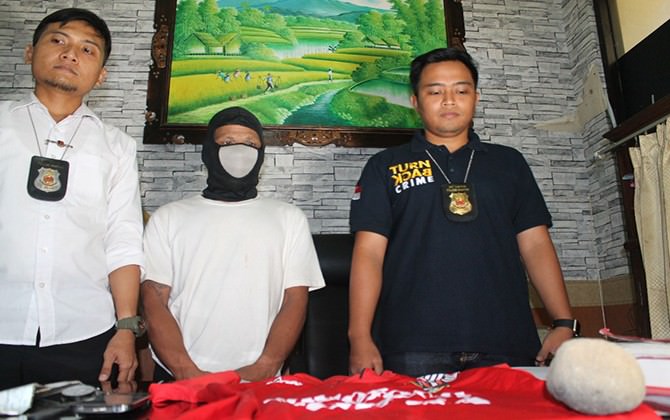 mantap-pelaku-keprok-kaca-saat-laga-bali-united-diamankan