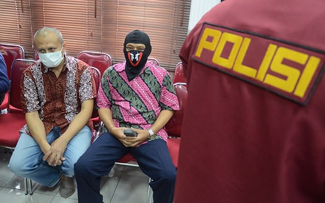 akhirnya-dua-tersangka-korupsi-alkes-rsud-mangupura-dikerangkeng