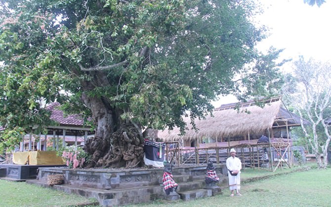 catat-pura-bukit-sumber-kekuatan-niskala-kerajaan-karangasem