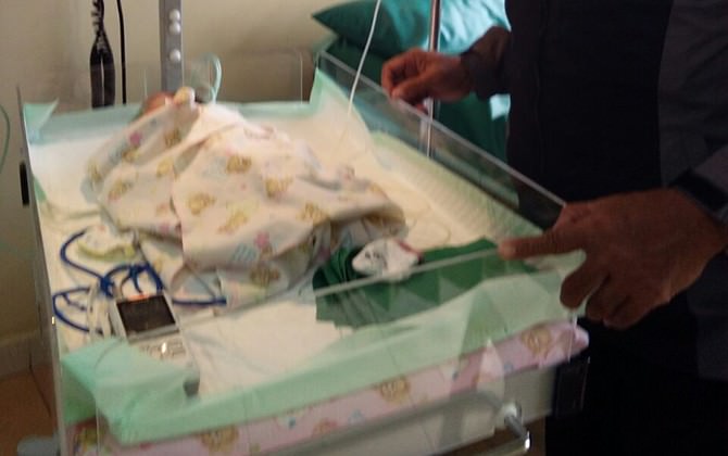 kejam-bayi-tak-berdosa-di-buang-di-jembatan-untung