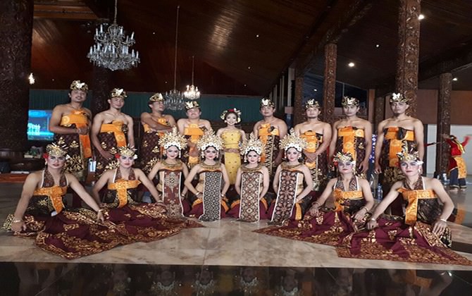 parade-tari-nusantara-bali-juara-semua-kategori