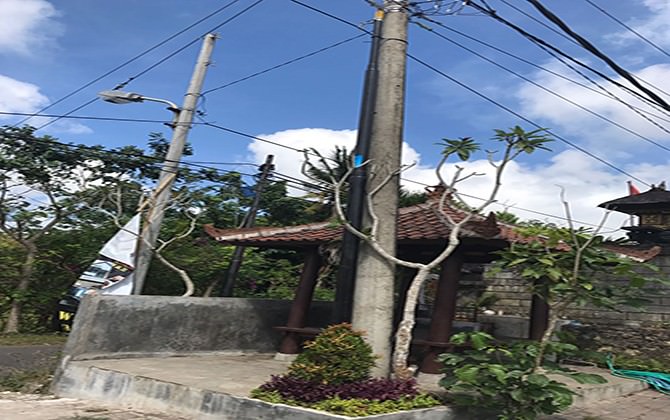 pasang-tiang-internet-tanpa-izin-warga-protes-keras