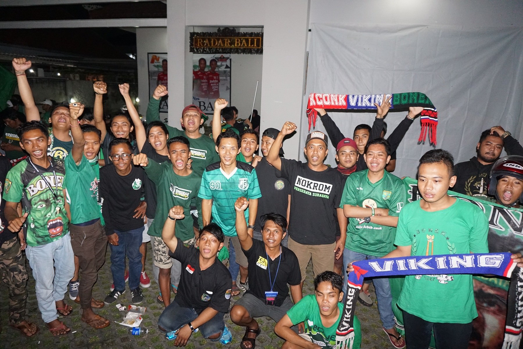 selebrasi-sempurna-saat-nonton-bareng-di-radar-bali
