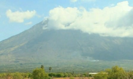 breaking-news-gunung-agung-masuki-masa-kritis