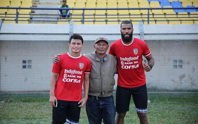dukung-karir-dias-angga-ayahanda-datang-langsung-ke-lapangan
