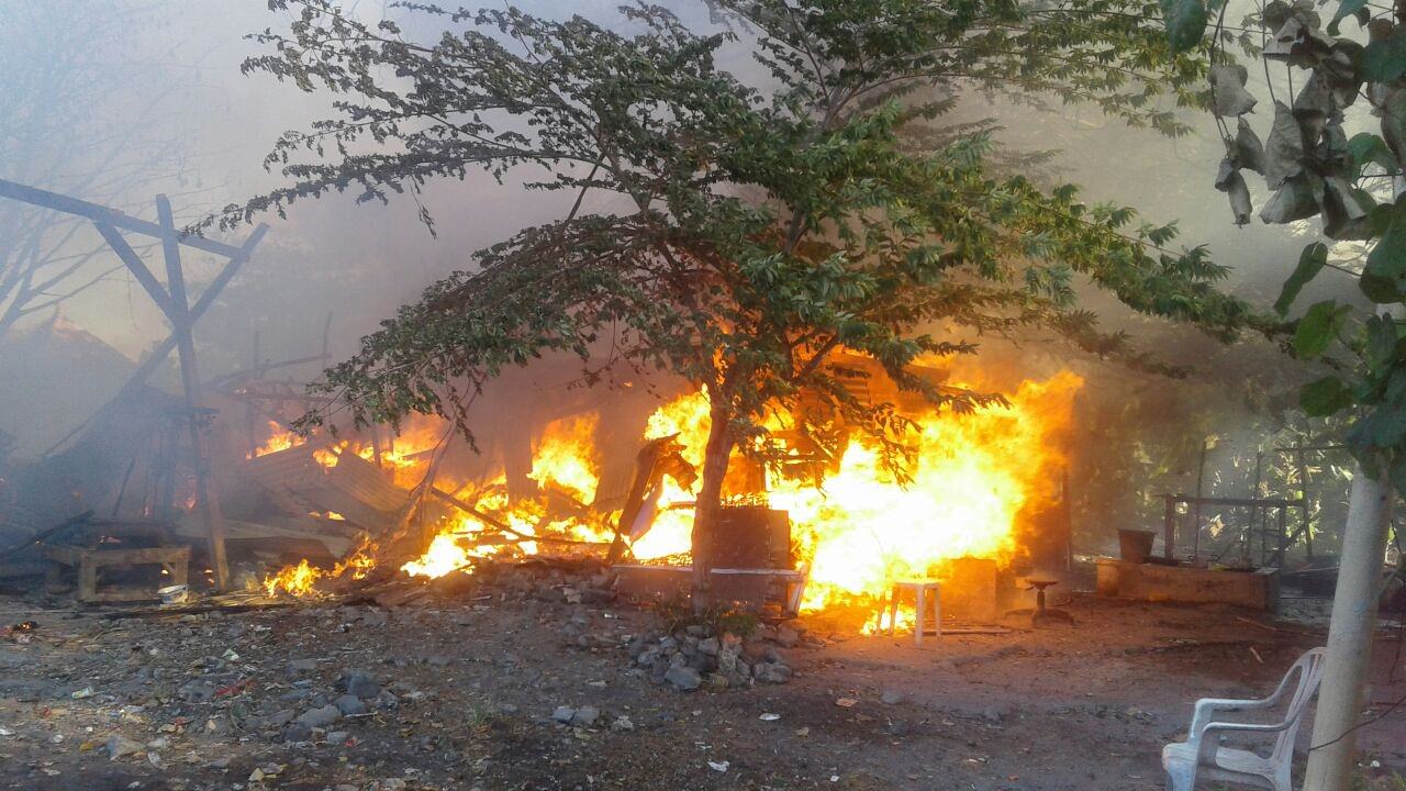 pemukiman-terbakar-88-kk-terpaksa-menginap-di-rumah-tetangga