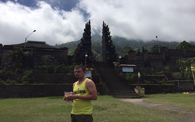 waduh-belasan-pendaki-eropa-nekat-naik-gunung-agung