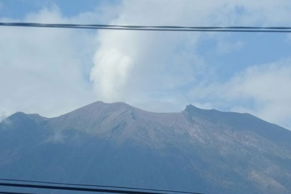 asap-putih-dianggap-normal-pvmbg-tanda-perut-gunung-bergejolak