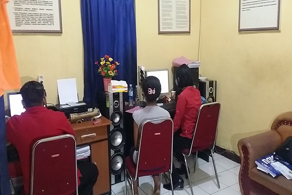 astungkarapulang-ke-rumah-ternyata-ini-alasan-abg-cantik-itu-kabur
