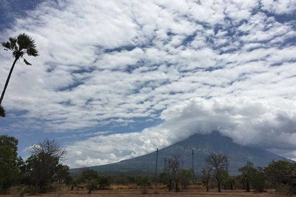 gunung-agung-awas-disparda-optimistis-target-55-juta-wisman-tercapai